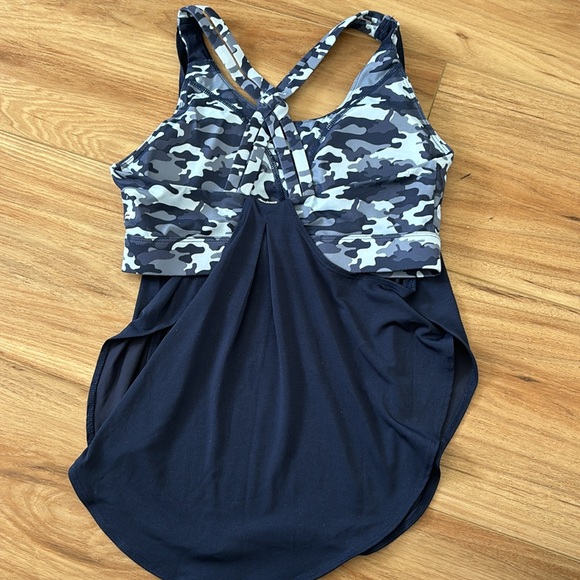 Fabletics Built in Bra and Top - Picture 2 of 2